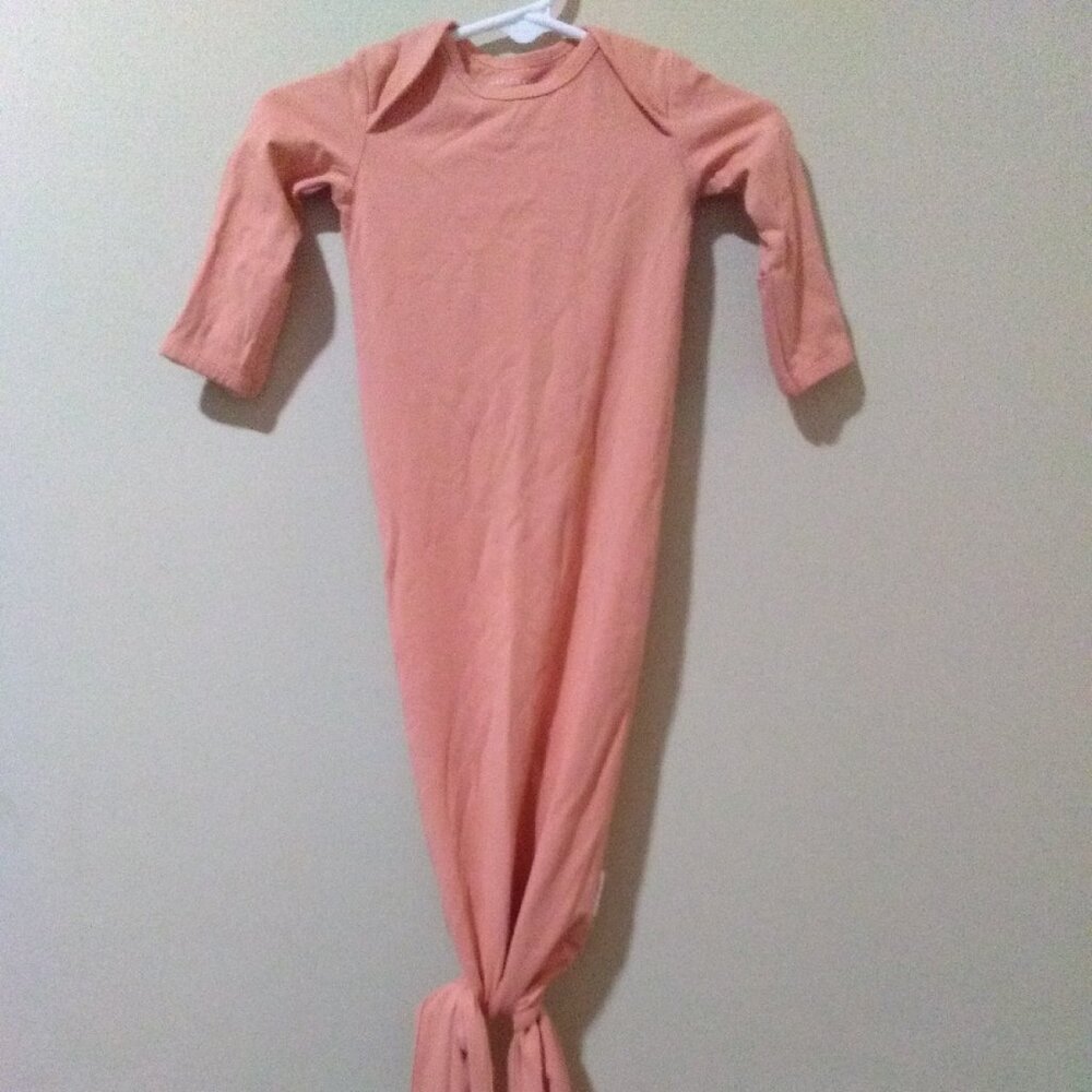 EUC Marlowe and Co. Unisex Baby Gown 0-3m